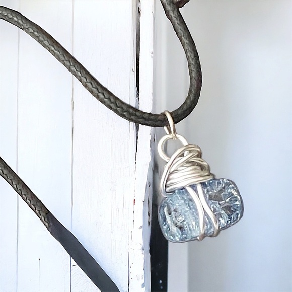 5 For $25💫Blue Crackled Quartz Bead Pendant Necklace - Picture 3 of 6